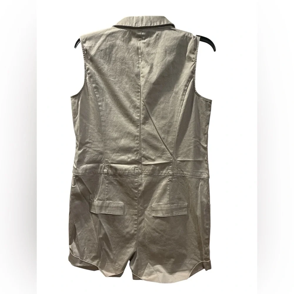 Kenneth Cole New York Beige Sleeveless Romper.  Size 10. - Picture 2 of 14